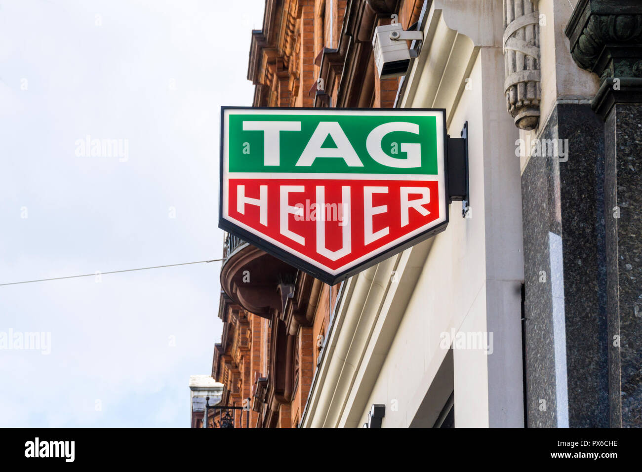 Sign on Tag Heuer Shop in der Oxford Street. Stockfoto