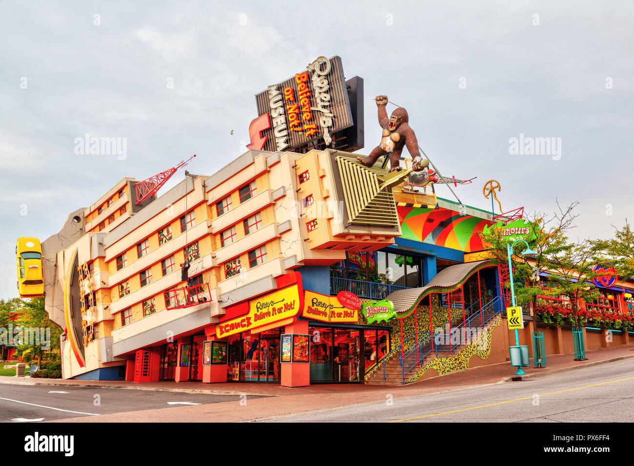 NIAGARA FALLS, KANADA - May 27, 2012: Ripley's Believe It or Not! Gebäude, eine Eigenartigkeit Museum im Herzen von Niagara Falls in Clifton Hill entfernt, auf Stockfoto