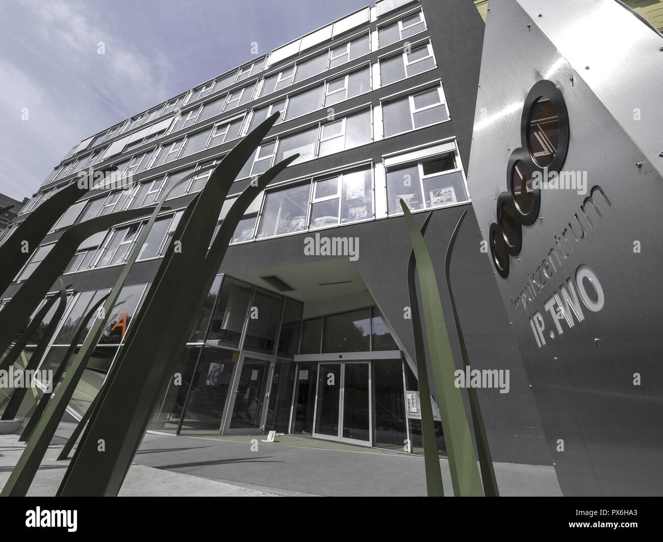 Wien, modernes Bürogebäude, Impuls center IP. Zwei, Lerchenfelder Gürtel  43, Architekten team PKK 3, Österreich, 16. Bezirk, Ottakring  Stockfotografie - Alamy