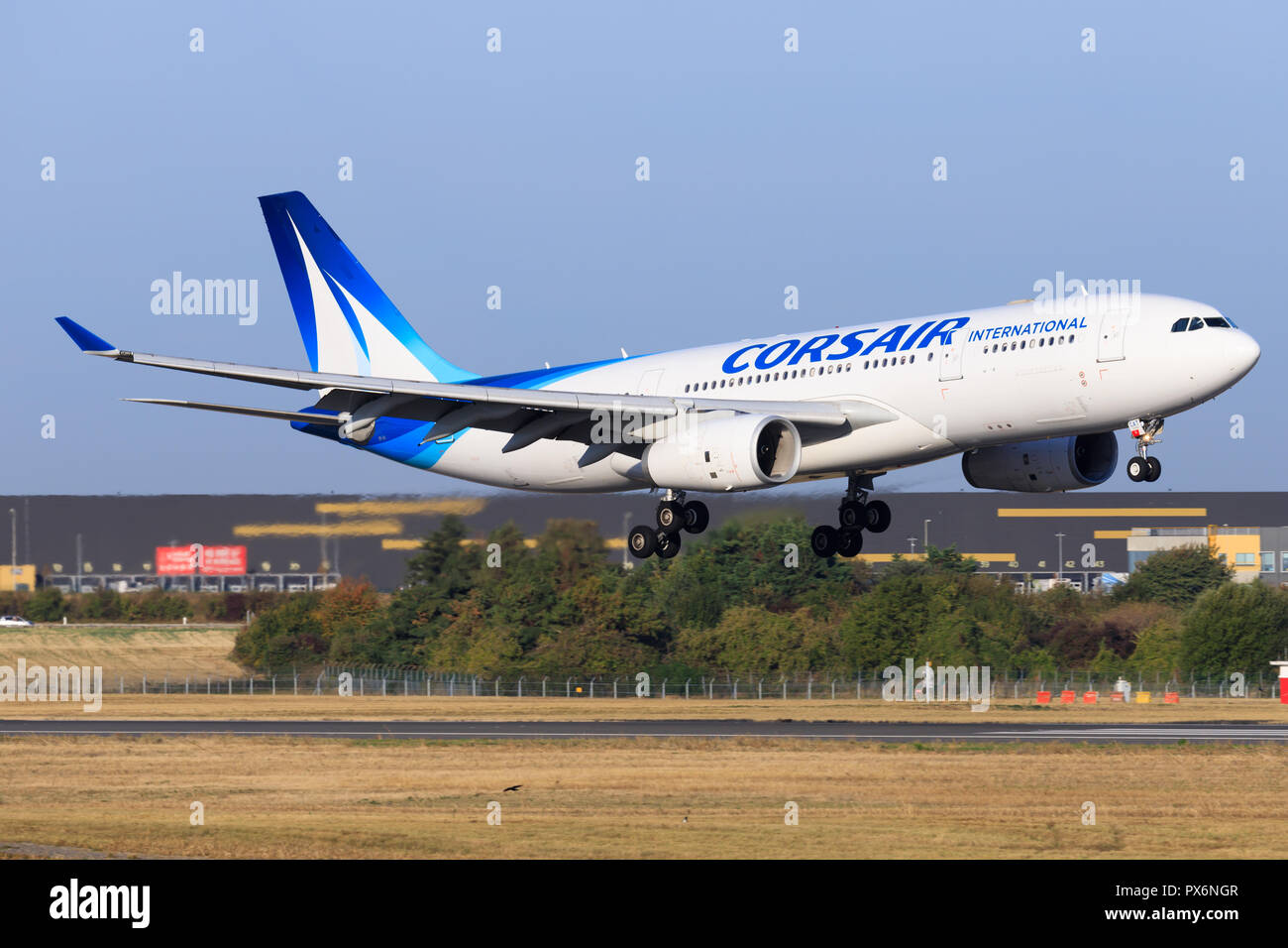 Paris/Frankreich 9. Oktober 2018: Airbus A330 von Corsair Landung am Flughafen Paris. Stockfoto