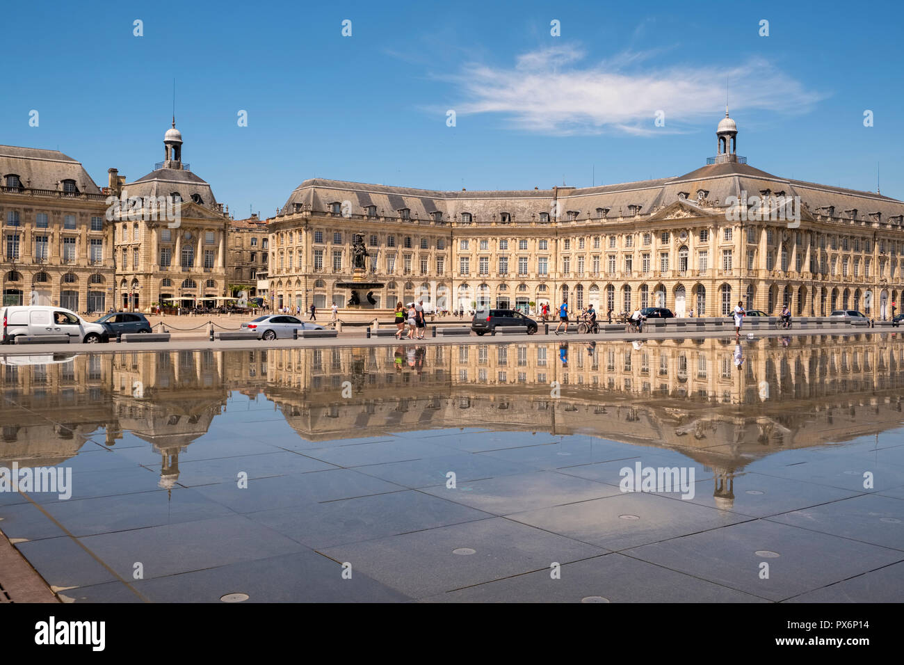 Das Wasser spiegeln, Miroir d'Eau, der Place de la Bourse, Bordeaux, Frankreich, Europa Stockfoto