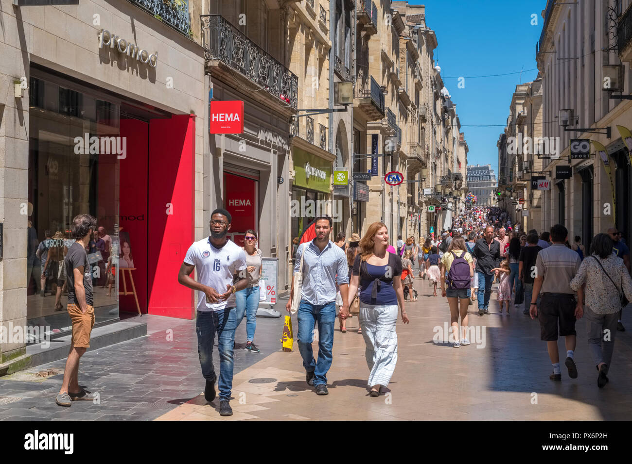 Die Rue St. Catherine eine Einkaufsstraße in Bordeaux, Frankreich, Europa Stockfoto