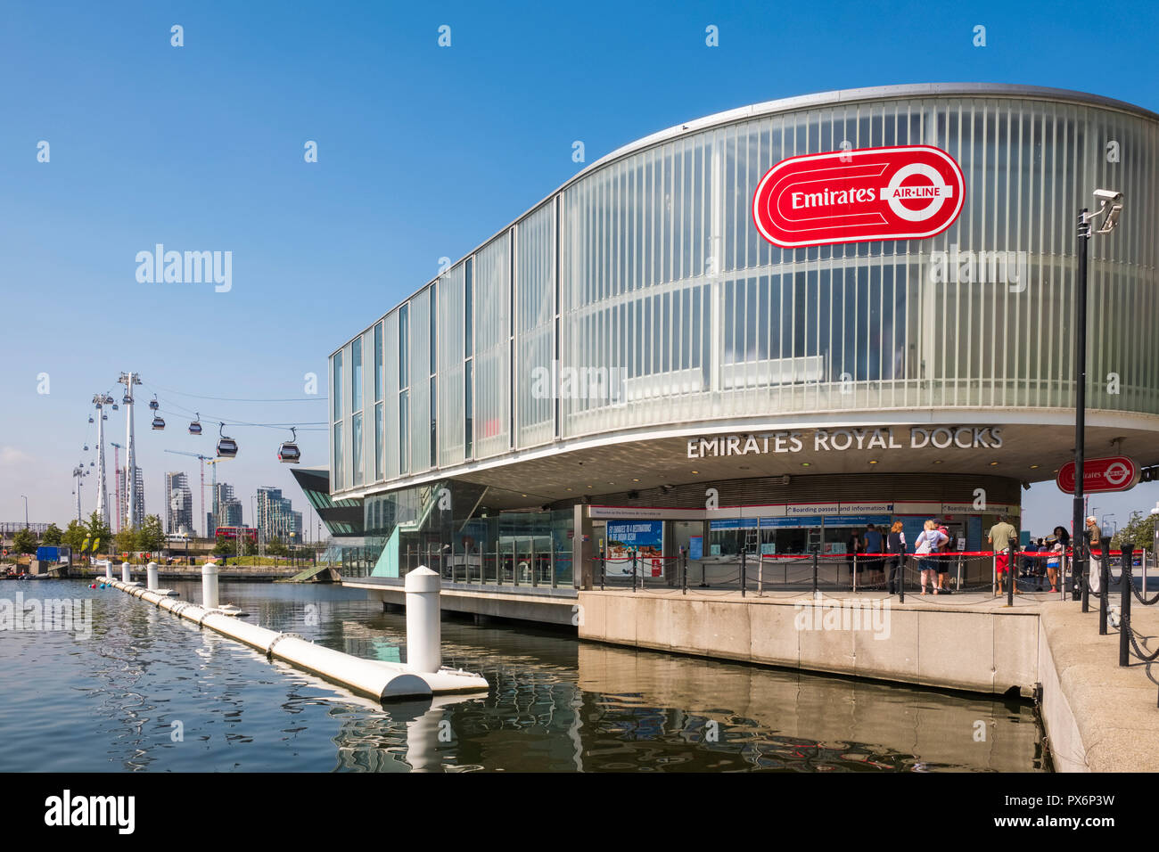 Emirates Air Line Seilbahnen und Gondelbahn, Greenwich, London, England, Großbritannien Stockfoto