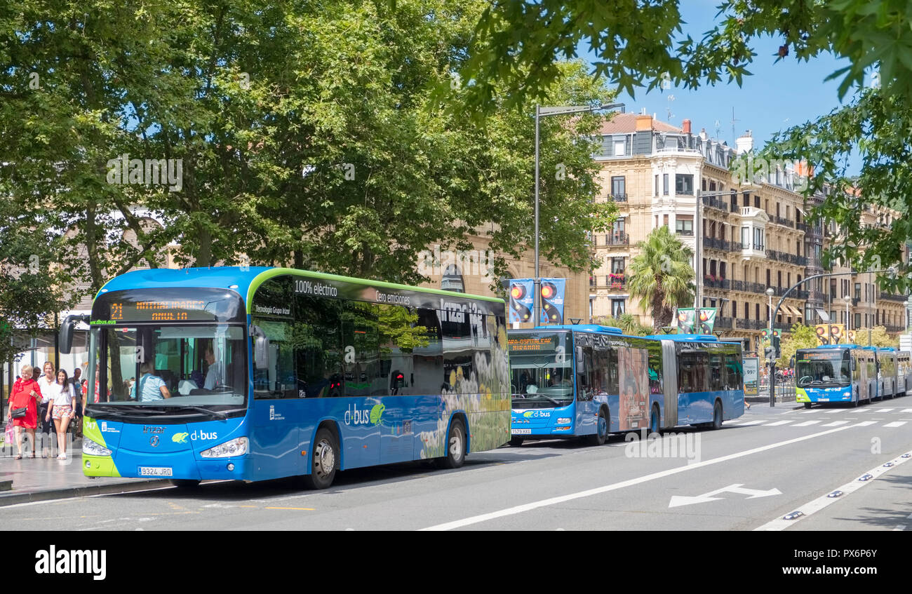 Bus, Busse im Zentrum von San Sebastian, Donostia, Baskenland, Spanien, Europa Stockfoto