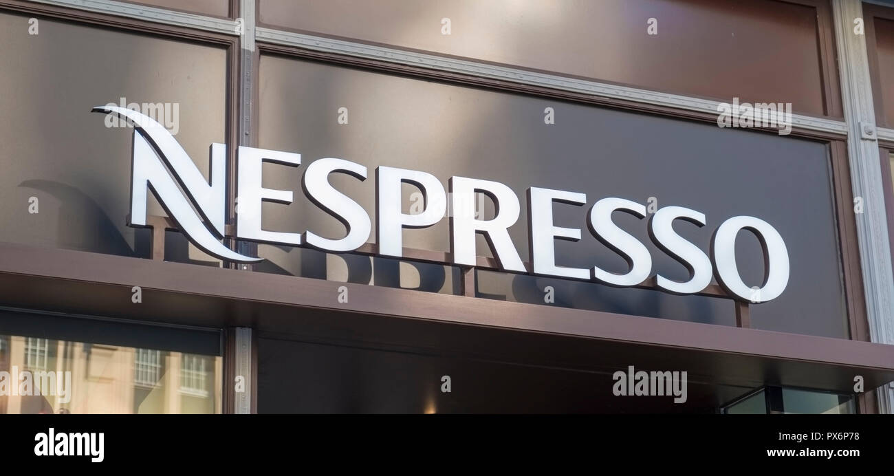 Nespresso Store anmelden Logo, Europa Stockfoto