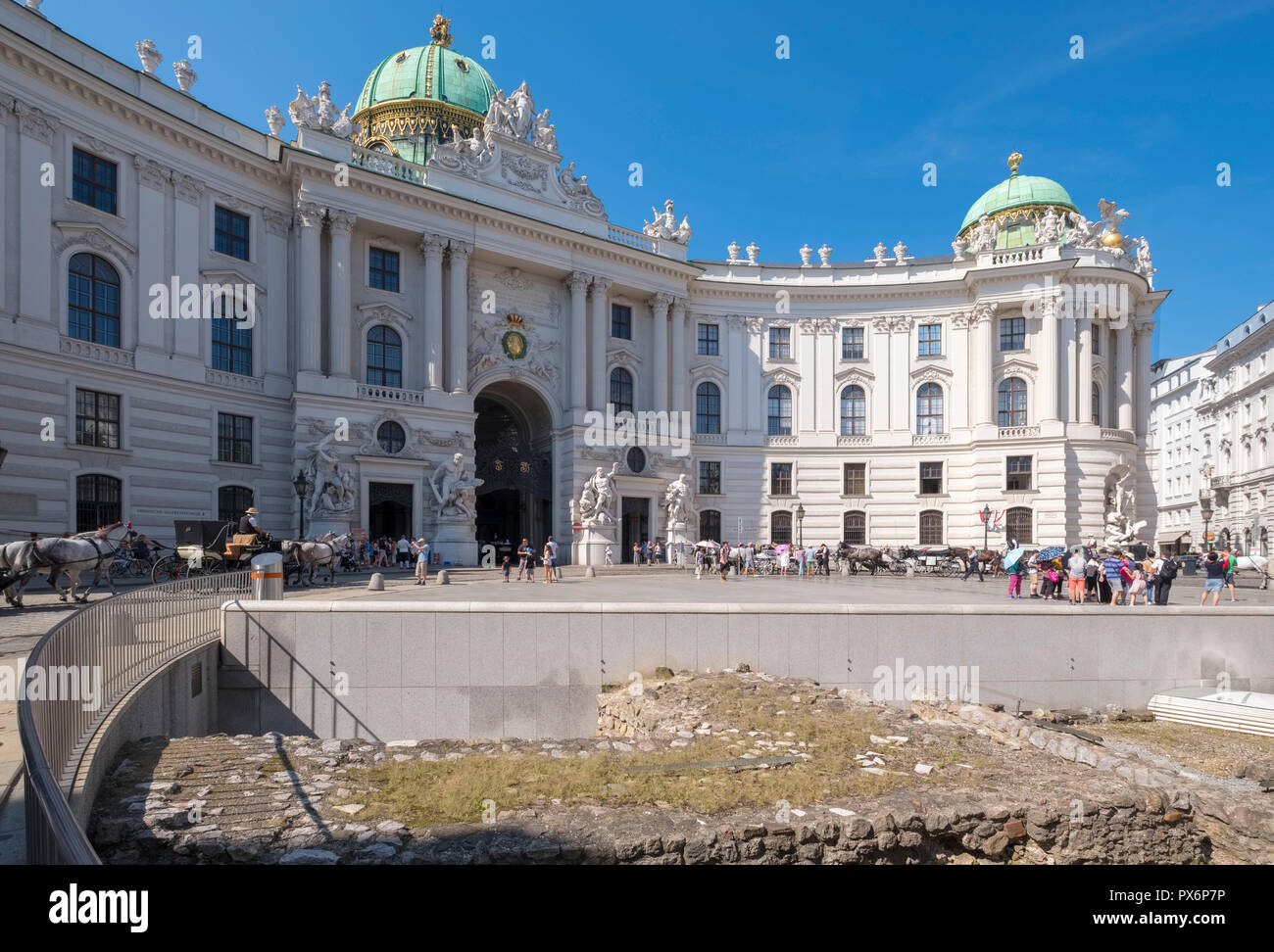 Alte Stadtmauer vor der Hofburg, Wien, Österreich, Europa Stockfoto