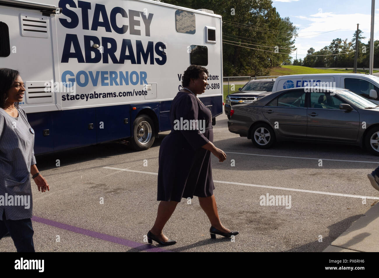 Stacey Abrams auf ihrem Aussteigen aus der Wahltour durch Georgia vor der Gouverneurswahl in Georgia 2018. Stockfoto