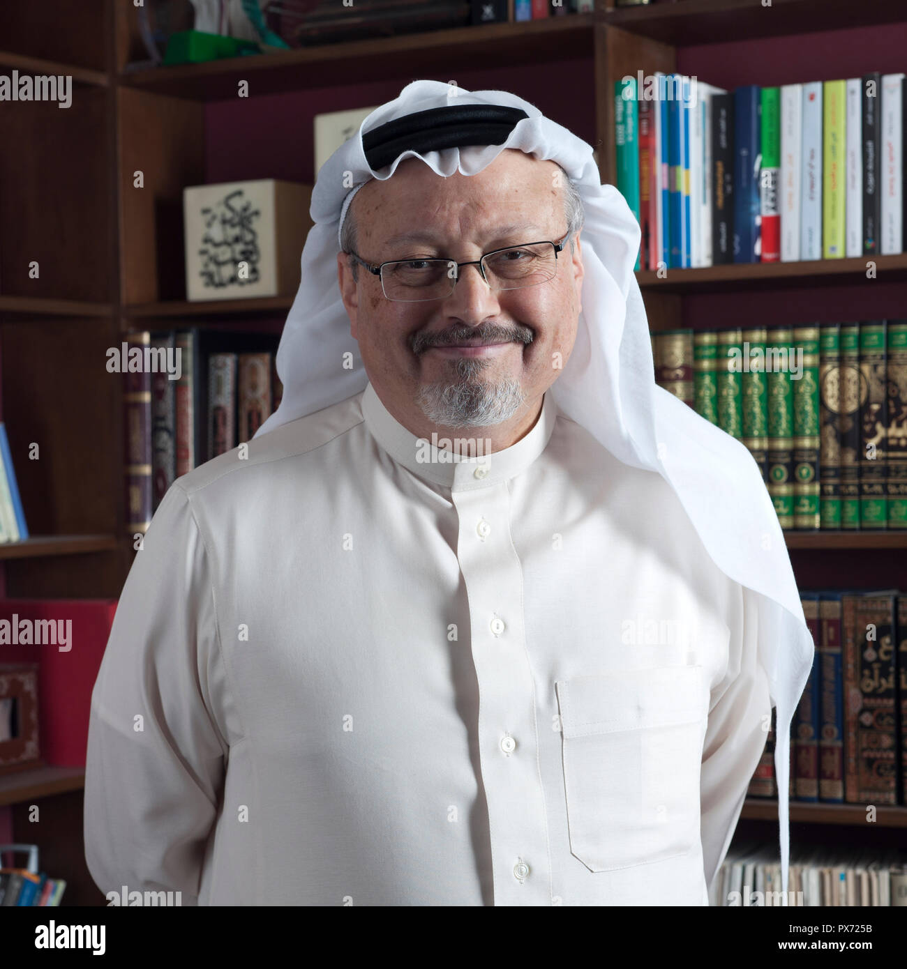 Portrait - der Washington Post - Saudi journalist Jamal Khashoggi in seinem Haus in Jeddah, Saudi-Arabien - Jan 13, 2016 Stockfoto