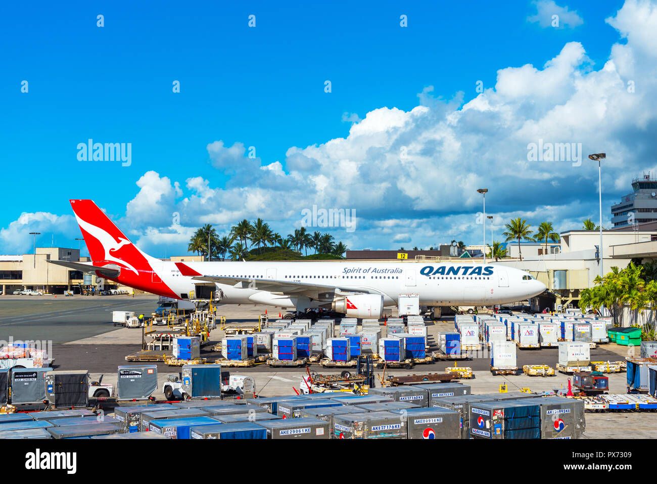 HONOLULU, Hawaii - Februar 16, 2018: Blick auf die Ebene am Flughafen. Kopieren Sie Platz für Text Stockfoto