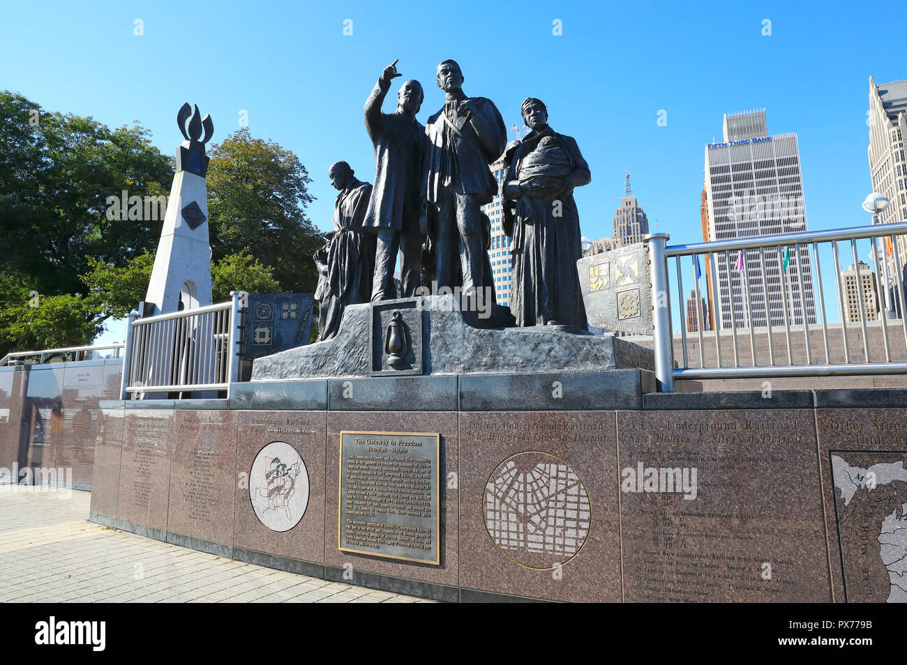 Das Tor zur Freiheit, ein Denkmal für die Underground Railroad, von Ed Dwight, auf Detroit Riverfront, in Michigan, USA Stockfoto