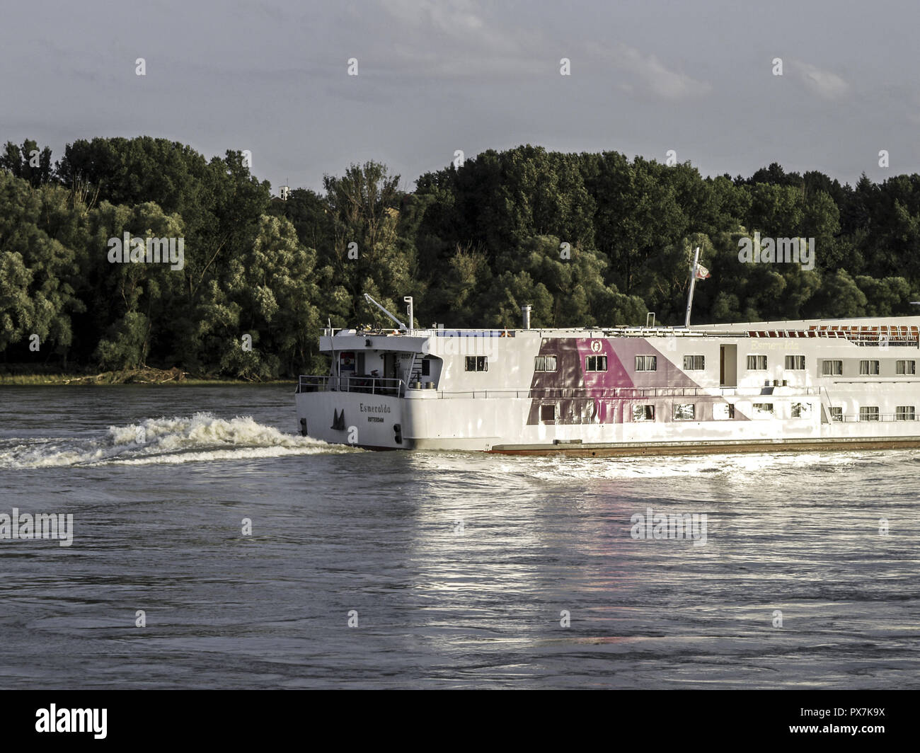 Schiff auf Donau, Österreich, Niederösterreich, Donau, Orth, Donau Stockfoto