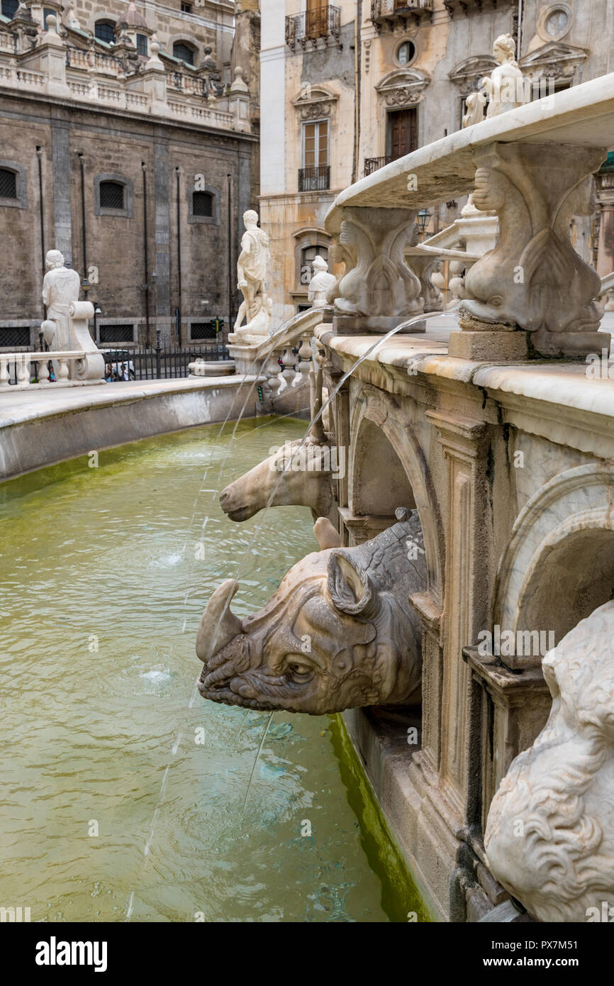 Brunnen, Piazza Pretoria Pretoria, Palermo, Sizilien Stockfoto