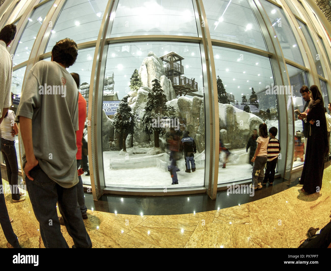 Dubai, Emirates Mall, Ski Dubai, indoor Skifahren in der Wüste, Vereinigte Arabische Emirate Stockfoto