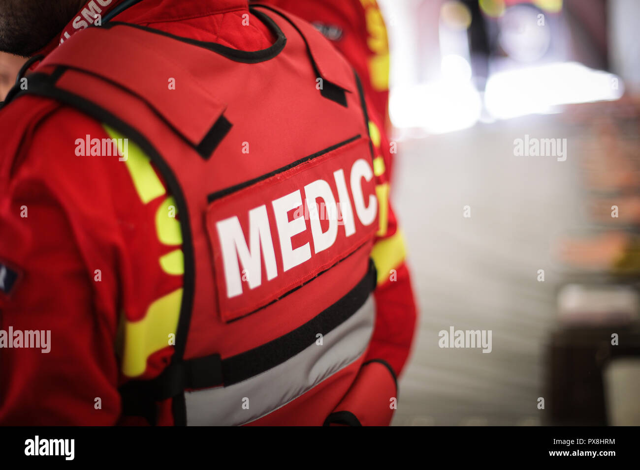 Details zu ein Sanitäter uniform vom Rumänischen Rettungsdienst SMURD Stockfoto
