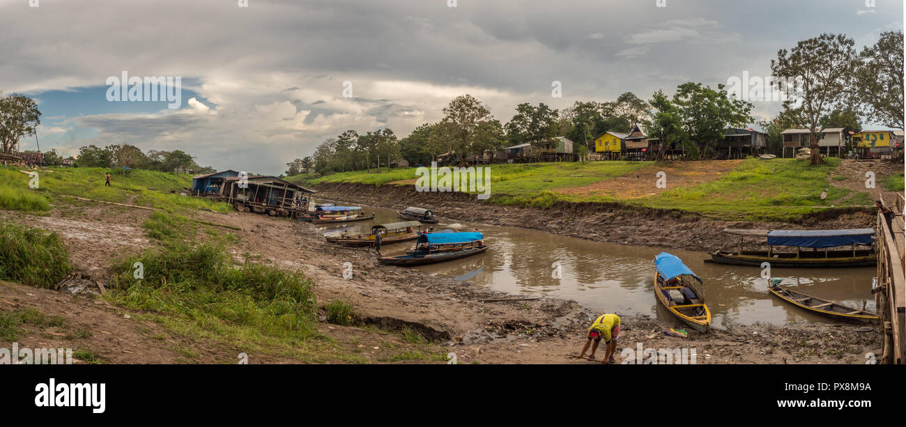 Letica, Kolumbien - 14.September 2018: Hafen in Letcia während der niedrigen Wasser. Amazonia. Stockfoto