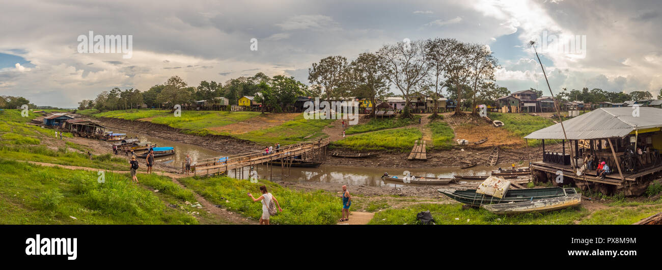 Letica, Kolumbien - 14.September 2018: Hafen in Letcia während der niedrigen Wasser. Amazonia. Stockfoto
