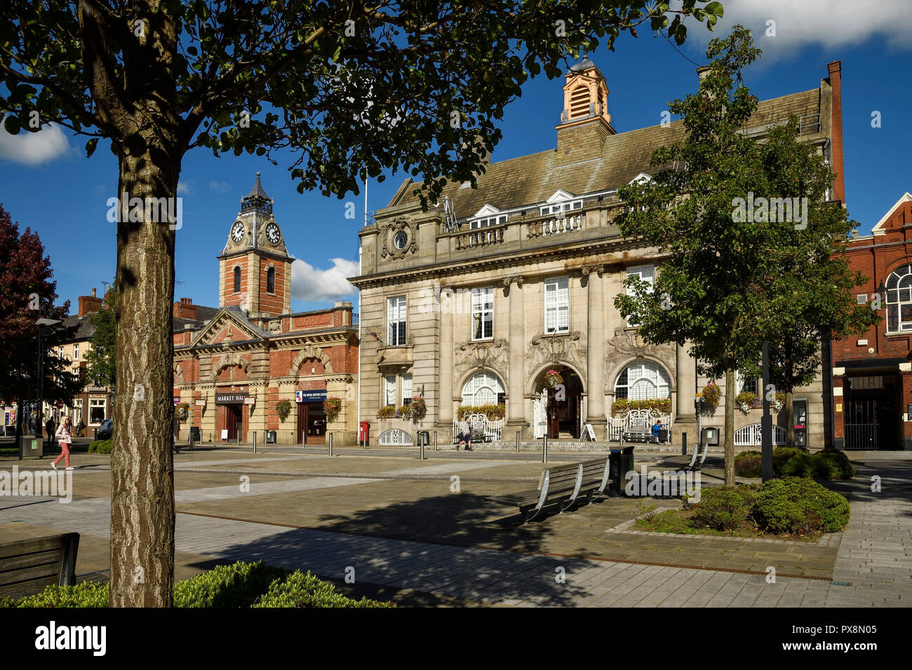Die Cheshire Osten Rat städtische Gebäude und Markthalle am Memorial Square im Stadtzentrum von Crewe, Großbritannien Stockfoto