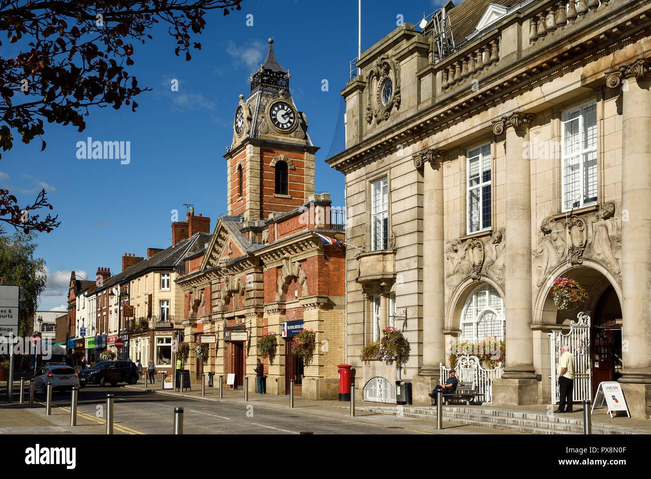 Die Cheshire Osten Rat städtische Gebäude und Markthalle am Memorial Square im Stadtzentrum von Crewe, Großbritannien Stockfoto
