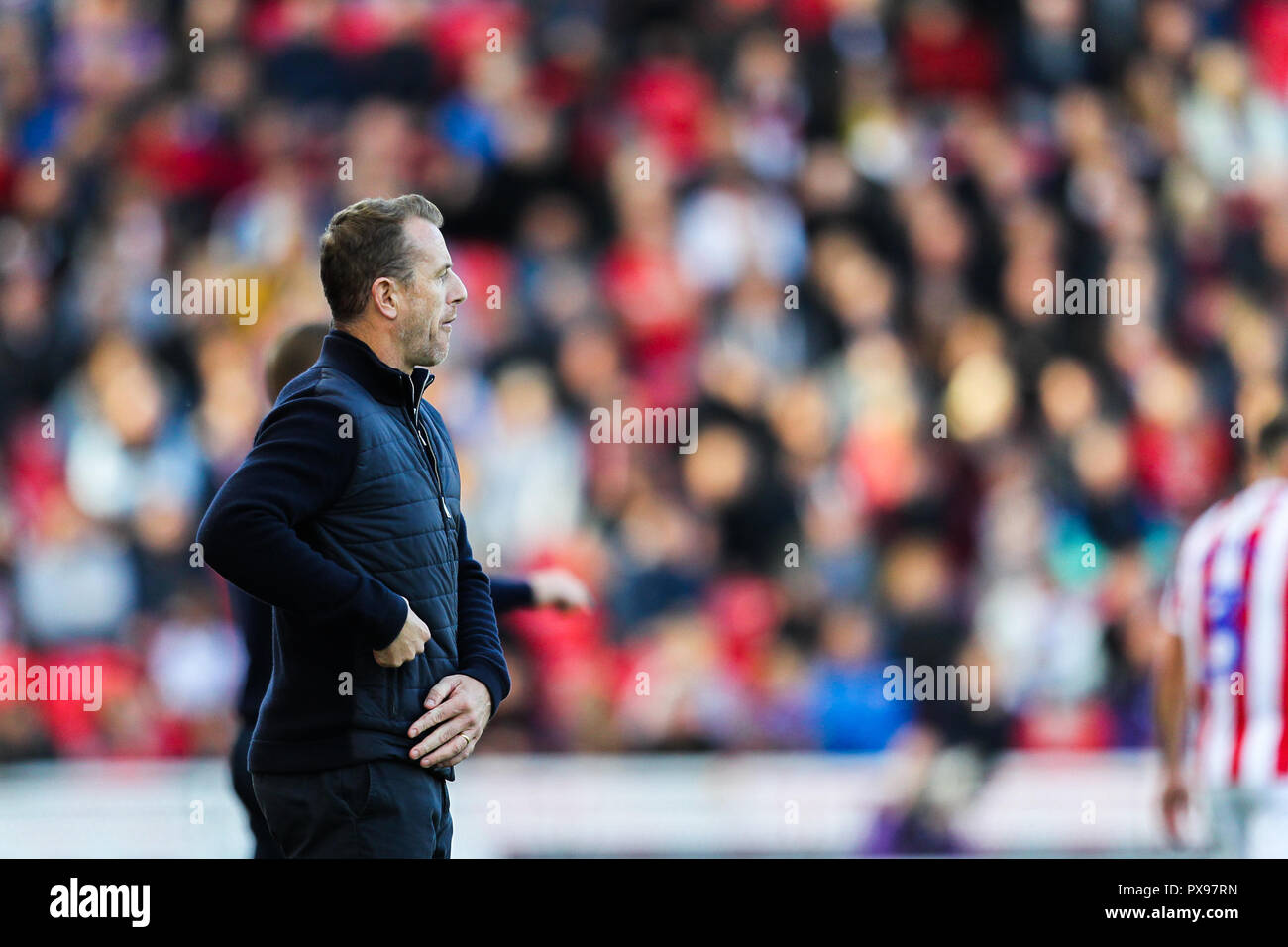 SToke-on-Trent, Großbritannien. Okt, 2018 20. Stoke City Manager Gary Rowett während der efl Sky Bet Championship Match zwischen Stoke City und Birmingham City an der bet365 Stadium, Stoke-on-Trent, England am 20. Oktober 2018. Foto von Jurek Biegus. Nur die redaktionelle Nutzung, eine Lizenz für die gewerbliche Nutzung erforderlich. Keine Verwendung in Wetten, Spiele oder einer einzelnen Verein/Liga/player Publikationen. Credit: UK Sport Pics Ltd/Alamy leben Nachrichten Stockfoto