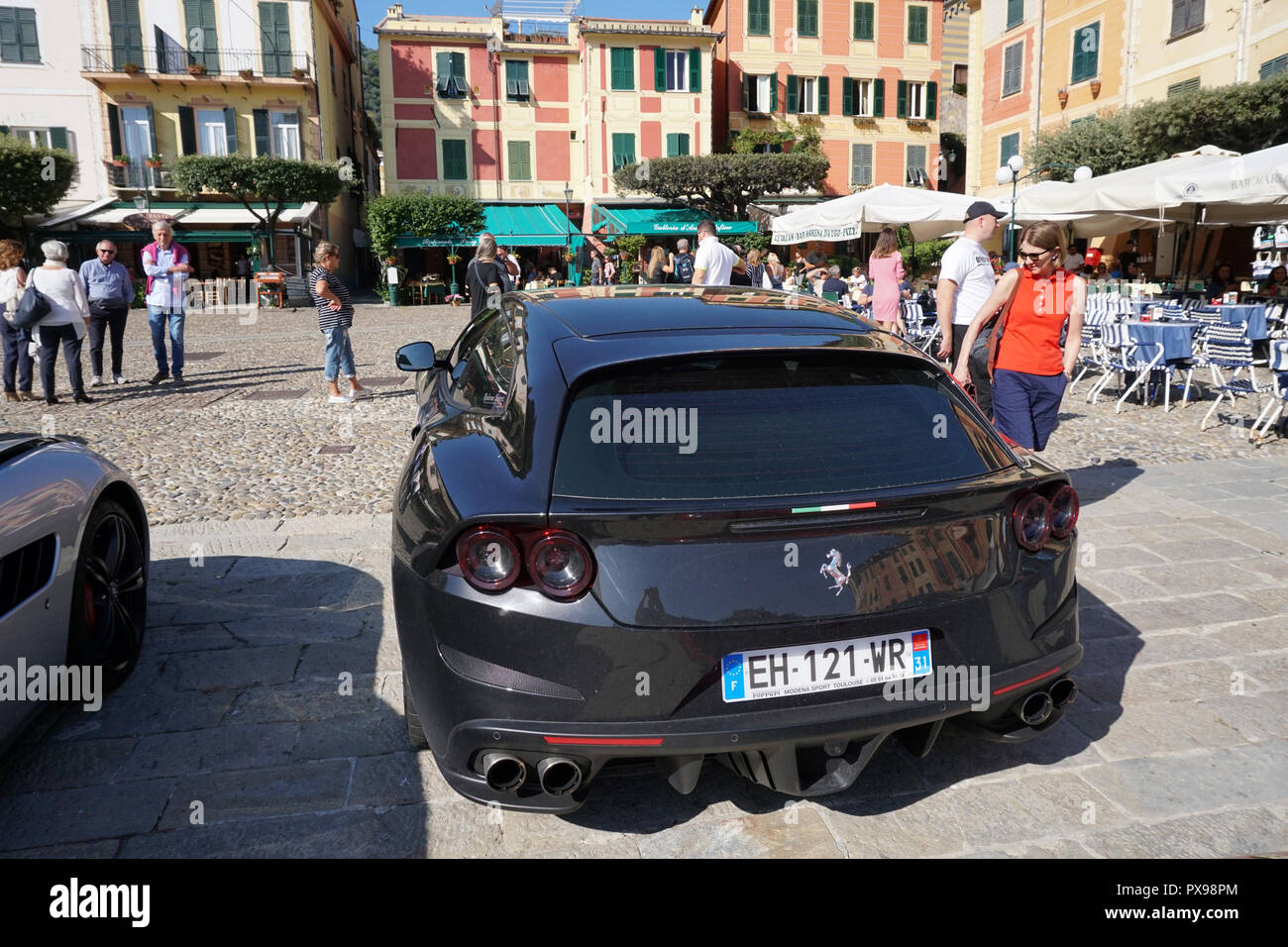 PORTOFINO, Italien - 20 Oktober, 2018 - Ferrari hält 70 Jahre Jubiläumsfeier mit einem supercar Übereinkommen, der neue Ferrari Portofino ist in seiner Heimatstadt Dorf Credit: Andrea Izzotti/Alamy leben Nachrichten Stockfoto