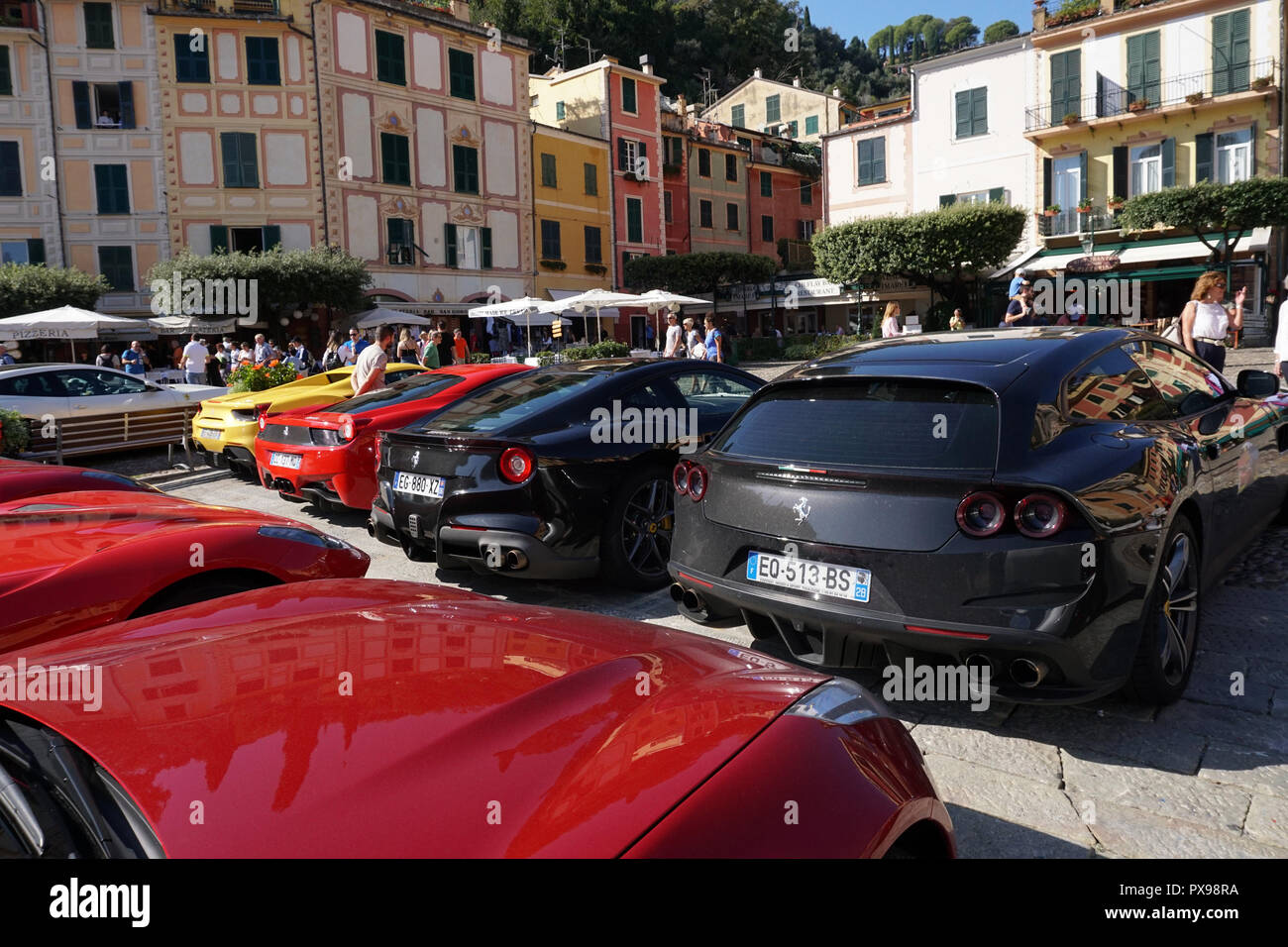 PORTOFINO, Italien - 20 Oktober, 2018 - Ferrari hält 70 Jahre Jubiläumsfeier mit einem supercar Übereinkommen, der neue Ferrari Portofino ist in seiner Heimatstadt Dorf Credit: Andrea Izzotti/Alamy leben Nachrichten Stockfoto