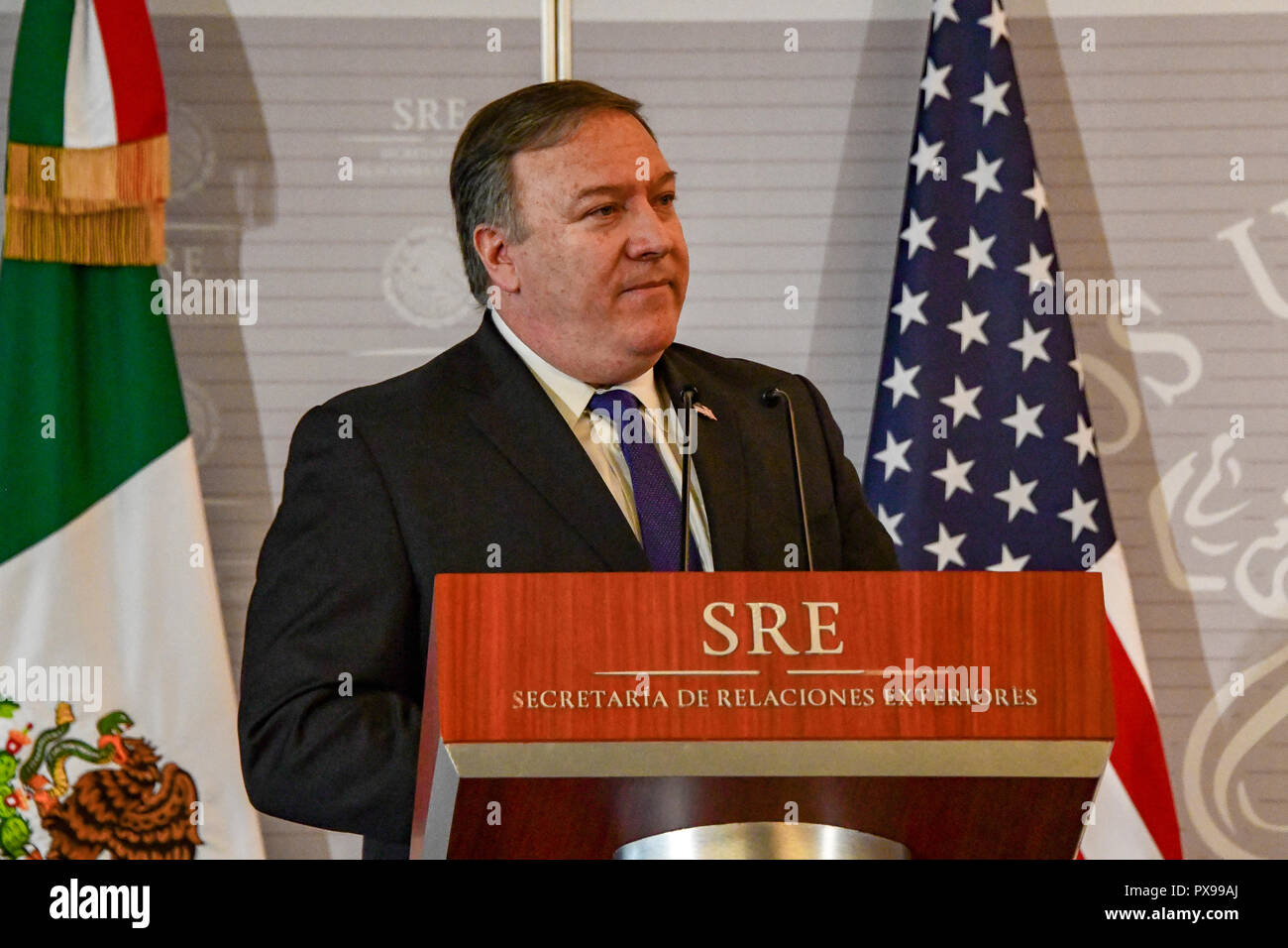 Mexiko. Okt, 2018 21. Mexiko. Okt, 2018 19. Us-Staatssekretär Mike Pompeo hält eine gemeinsame Pressekonferenz mit dem mexikanischen Außenminister Luis Videgaray Oktober 19, 2018 in Mexiko City, Mexiko. Credit: Planetpix/Alamy leben Nachrichten Stockfoto