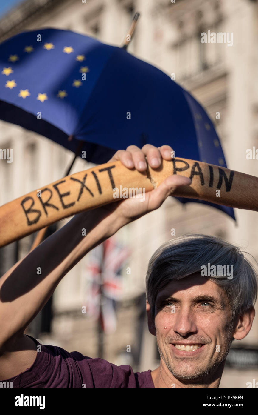 London, Großbritannien. 20. Oktober, 2018. Die Abstimmung März. Hunderttausende beteiligen sich an der Abstimmung März für die Zukunft eine Abstimmung über die endgültige Brexit Angebot zu verlangen. Credit: Guy Corbishley/Alamy leben Nachrichten Stockfoto