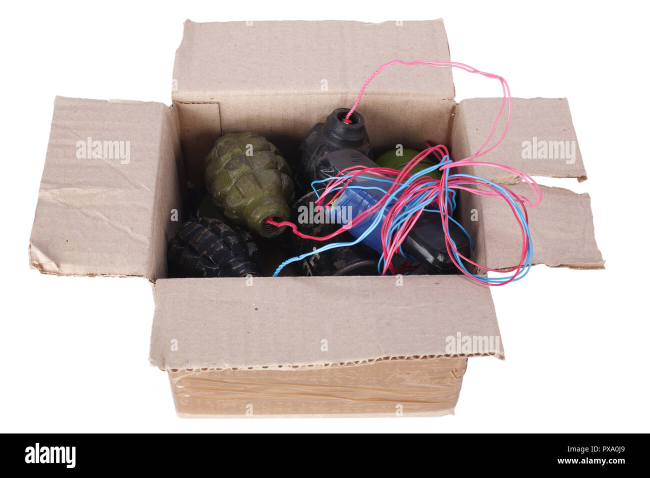 Briefbombe IED-Improvised Explosive Device in der Mailbox auf Weiß isoliert Stockfoto