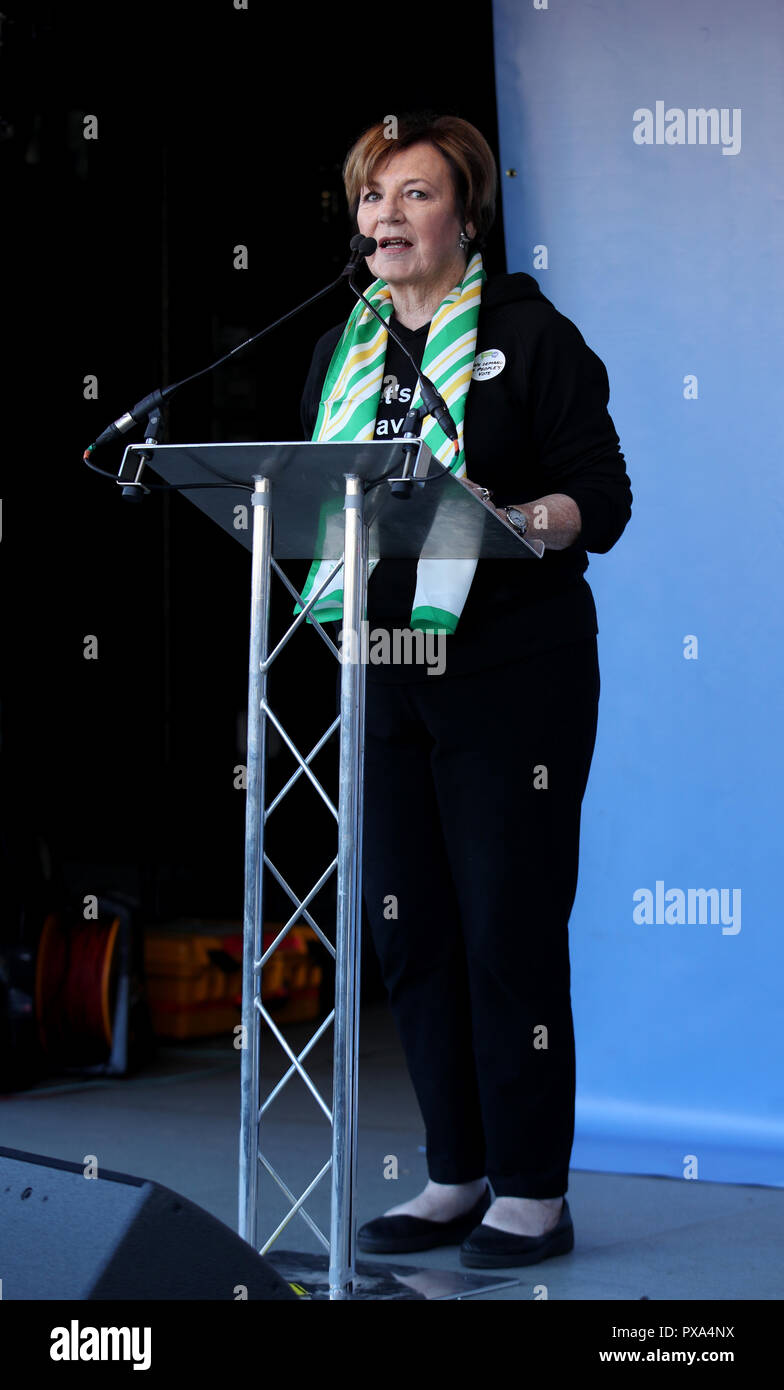 Delia Smith Adressen Anti-Brexit Mitkämpfer auf einer Kundgebung nach der Abstimmung März für die Zukunft in London, eine im März und Kundgebung zur Unterstützung einer zweiten EU-Referendum. Stockfoto