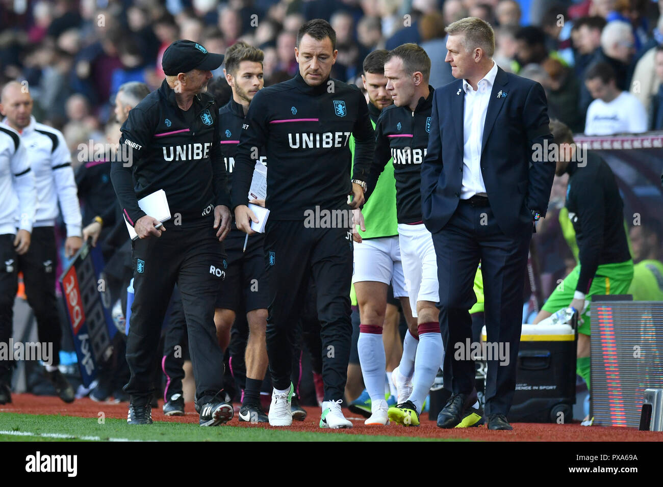Aston Villa Assistant Head Coach John Terry Und Aston Villa Head Coach Dean Smith Auf Dem Touchline Wahrend Der Sky Bet Championship Match In Der Villa Park Birmingham Stockfotografie Alamy