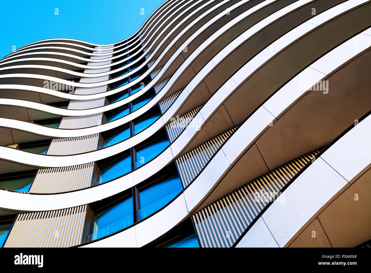 Riverwalk Apartment Gebäude. Gebäude Architektur. London, England Stockfoto