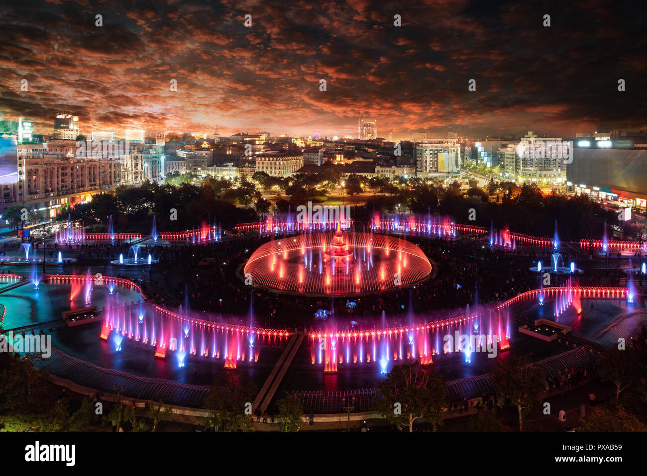 Antenne nacht Piata Unirii Platz und Stadtbild in Bukarest, Rumänien Stockfoto