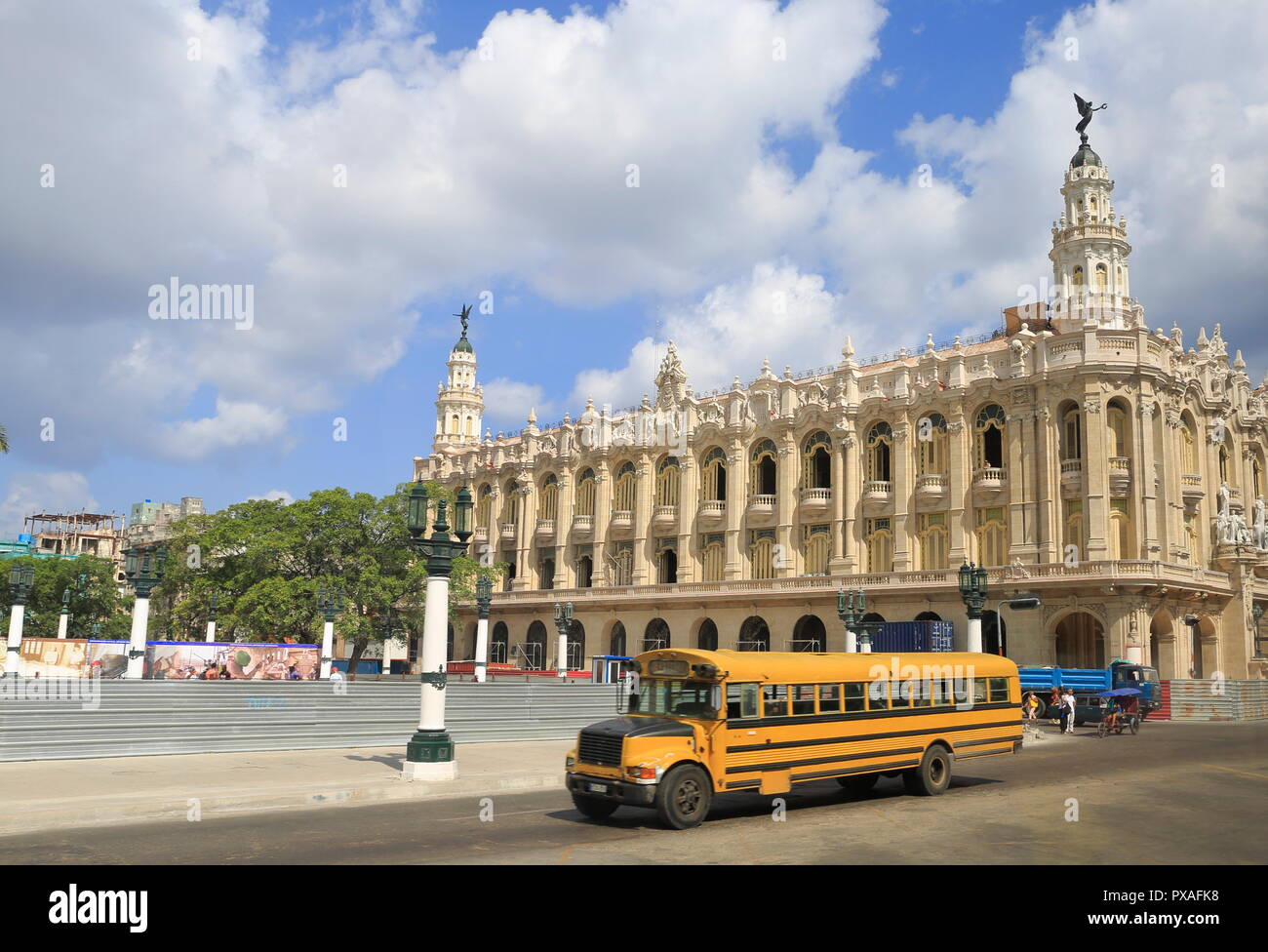 Havanna, El Capitolio Square, Kuba April 2015: Ansicht der Wissenschaft Akademie und Theater. Stockfoto