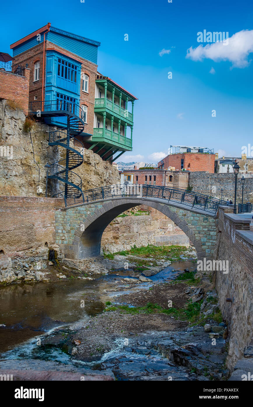 Abanotubani ist im alten Stadtteil von Tiflis Stockfoto