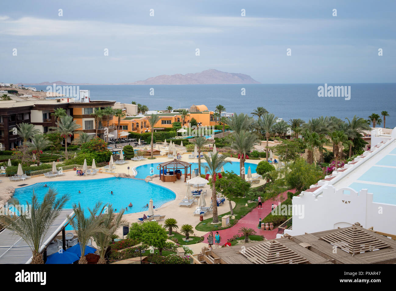 Hotel mit Schwimmbad Stockfoto