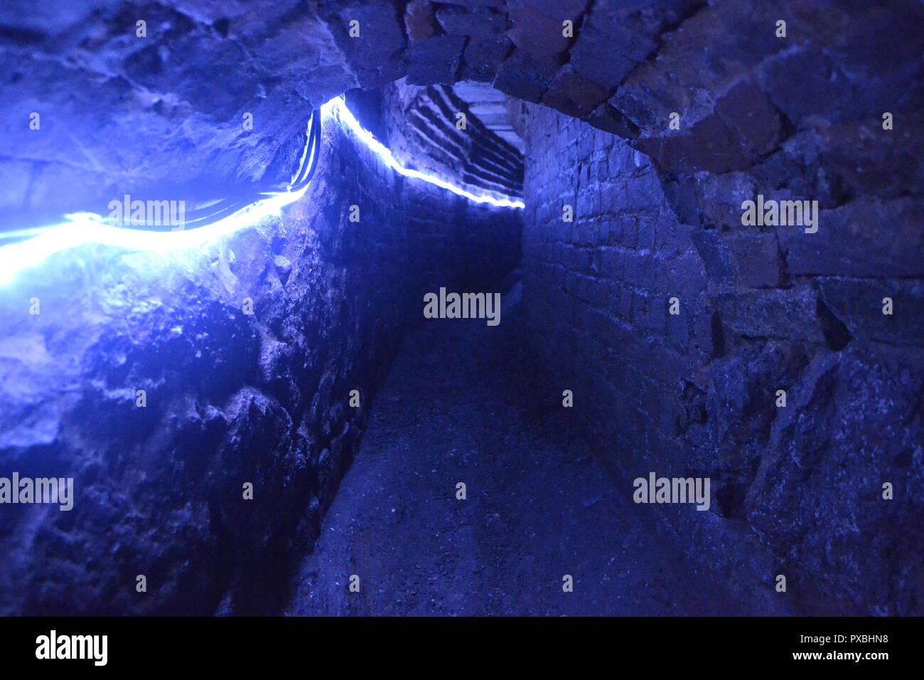 Von Exeter unterirdische Gänge, Devon, Großbritannien. Für den Transport von sauberen Wasser zu den wichtigsten Orten in der Stadt, der durch Leitung Leitungen. Stockfoto