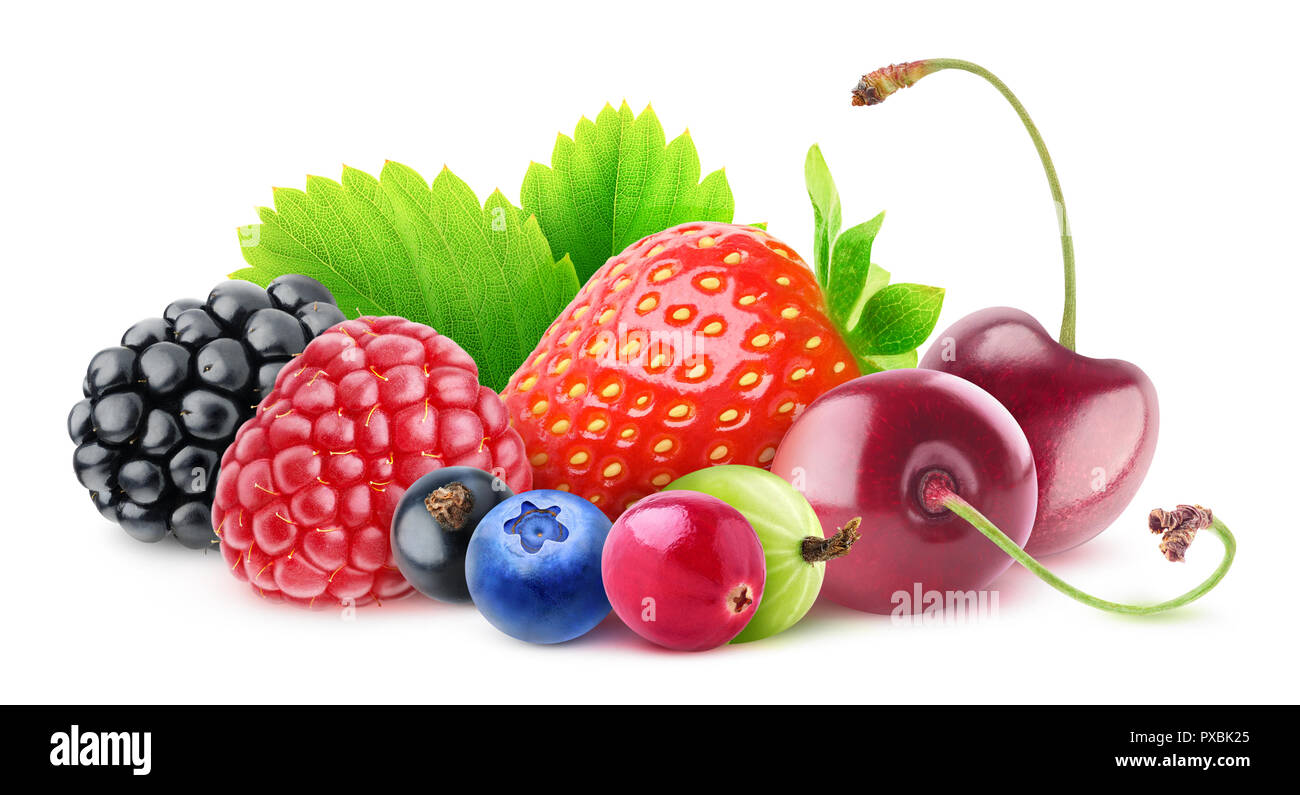 Isolierte Beeren. Stapel von frischen Früchten (Brombeere, Himbeere, schwarze Johannisbeeren, Heidelbeeren, Preiselbeeren, Stachelbeeren, Erdbeeren und Kirschen) auf w isoliert Stockfoto