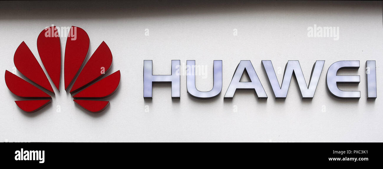Kiew Kiew Ukraine Okt 2018 20 Huawei Logo Am Eingang Zu Einem Huawei Brand Store In Kiew Ukraine Credit Pavlo Gontschar Sopa Images Zuma Draht Alamy Leben Nachrichten Stockfotografie Alamy