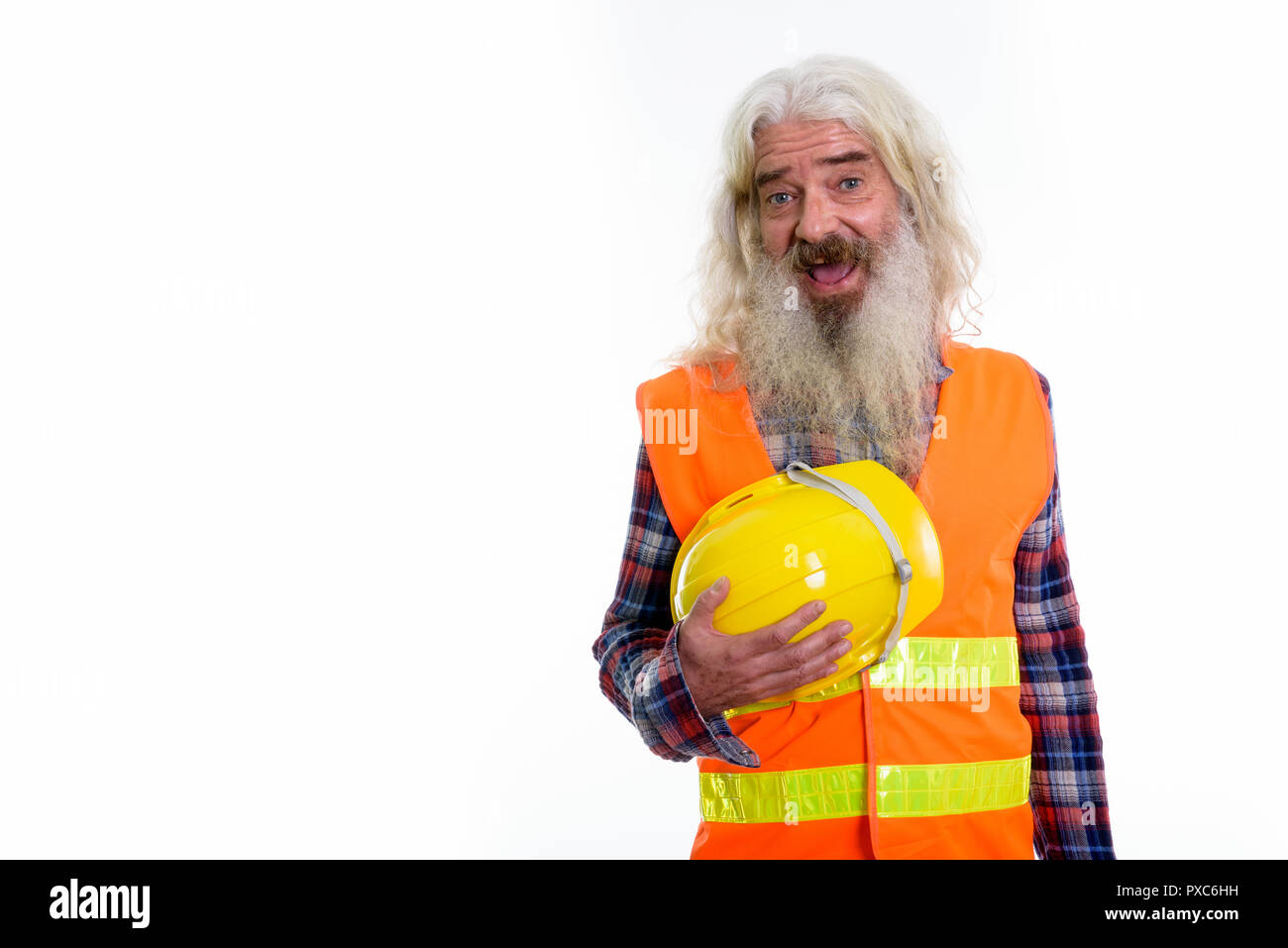 Studio shot von Happy älterer bärtiger Mann Bauarbeiter smil Stockfoto