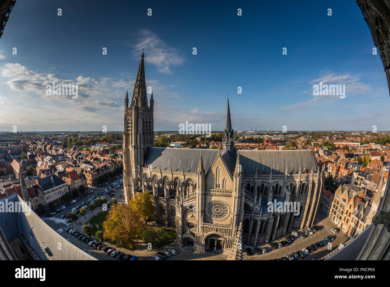 Die römisch-katholische Kirche von Sint Maartenskerk in Ypern, Belgien Stockfoto