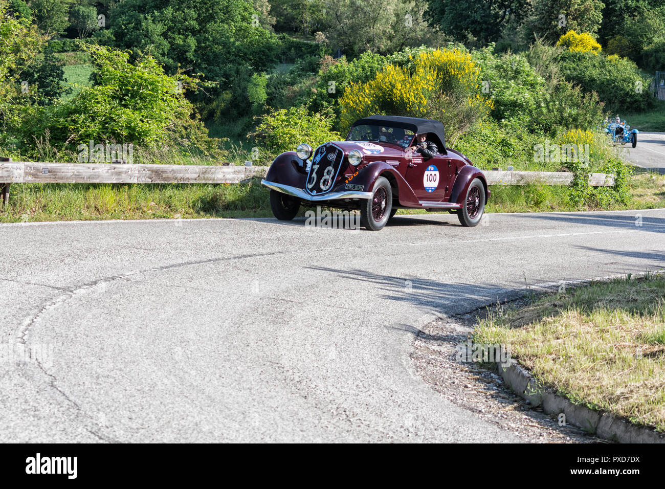 PESARO COLLE SAN BARTOLO, Italien, 17. Mai - 2018: Alfa Romeo 6C 2300 PESCARA SPIDER 1935 auf einem alten Rennwagen Rallye Mille Miglia 2018 die berühmte i Stockfoto