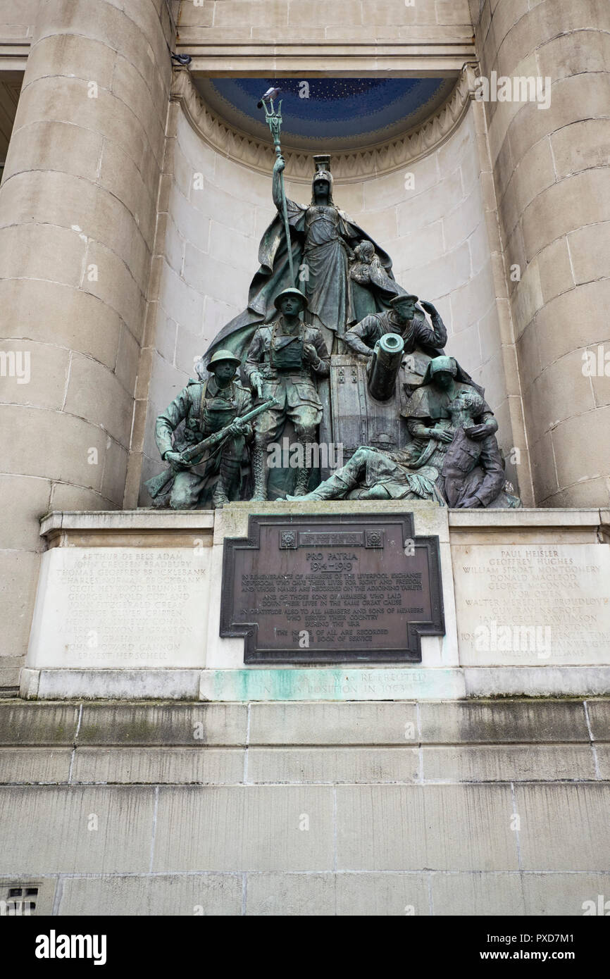 Statue in Liverpool zum Gedenken an diejenigen, die in den Austausch newsroom arbeitete und starb in WW1 Stockfoto