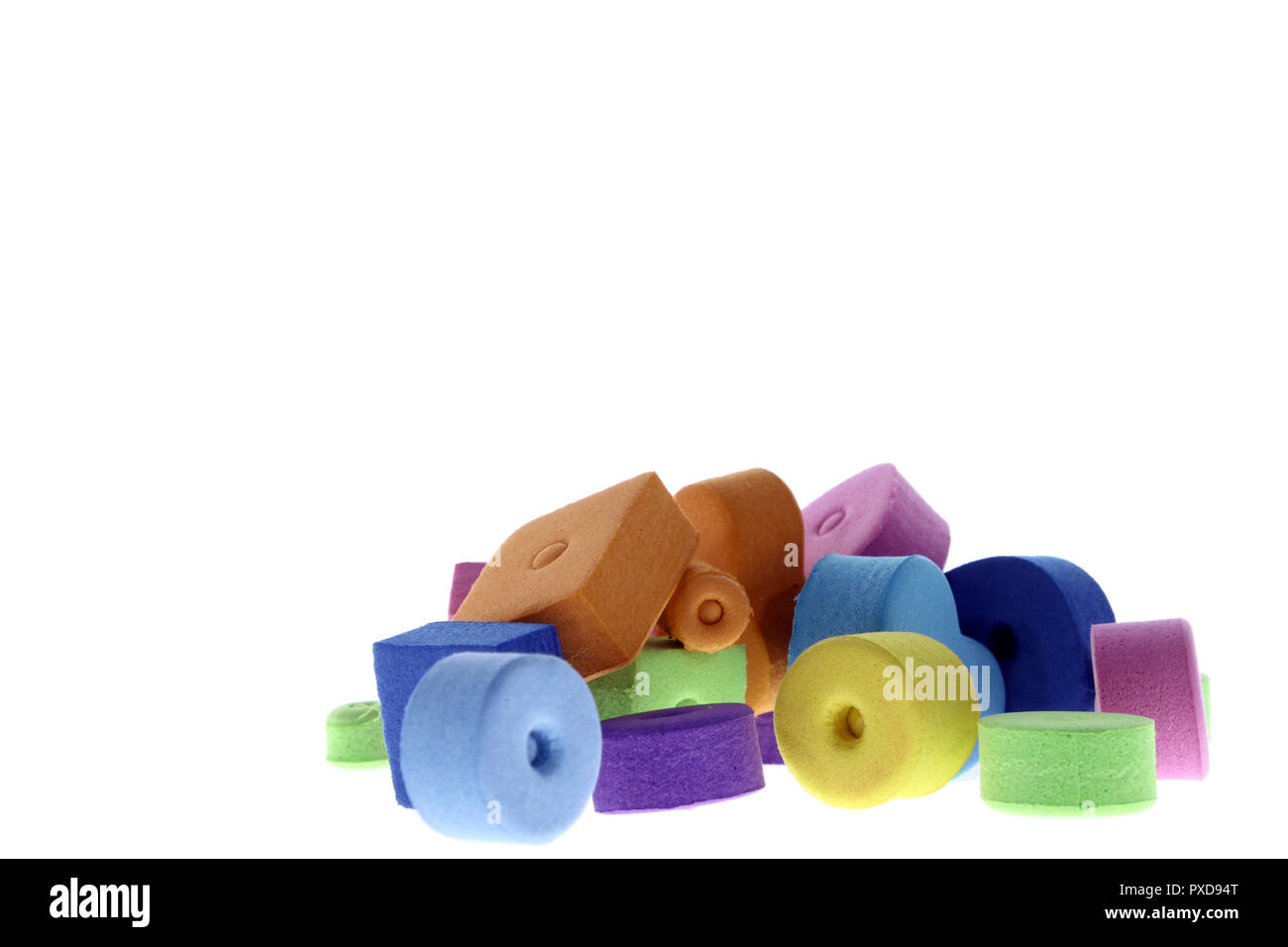 Stücke aus Eva Gummi in verschiedenen Formen und in den hellen Farben Blocklagerung Stockfoto
