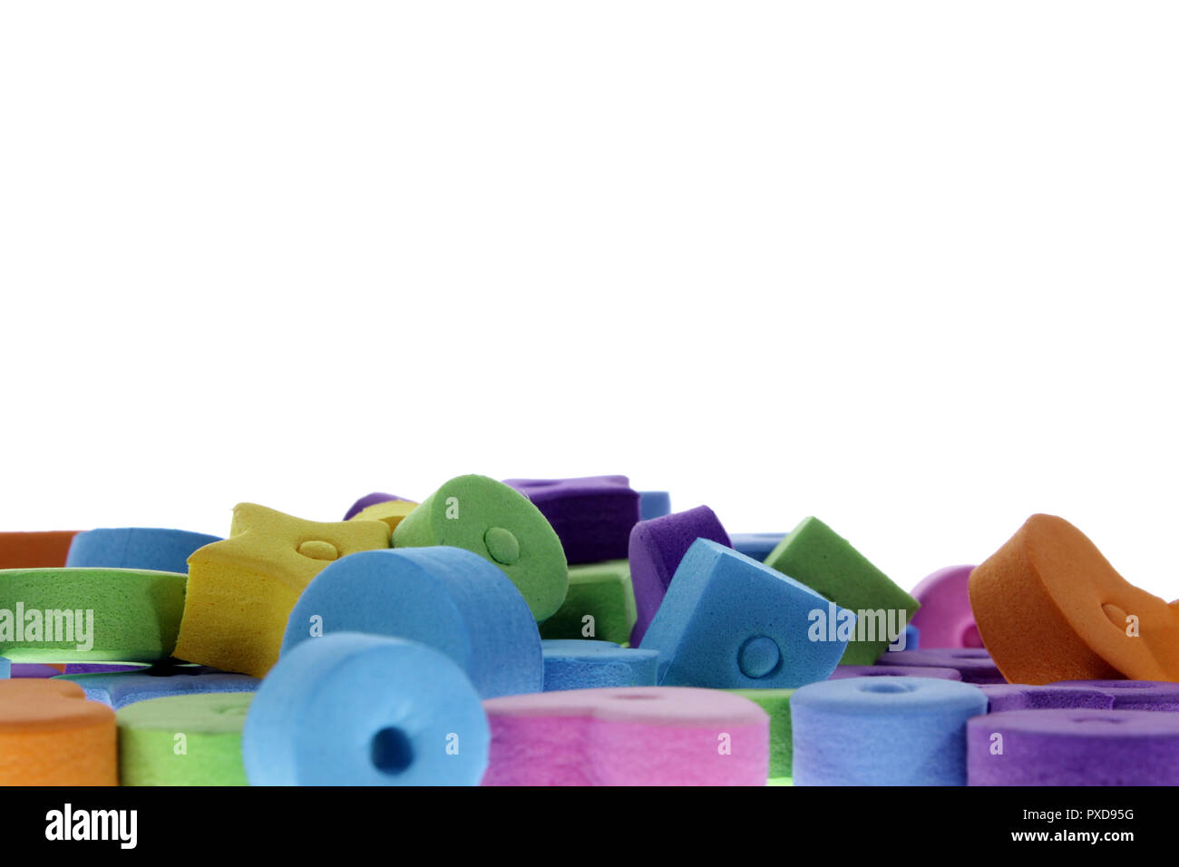 Stücke aus Eva Gummi in verschiedenen Formen und in den hellen Farben Blocklagerung Stockfoto