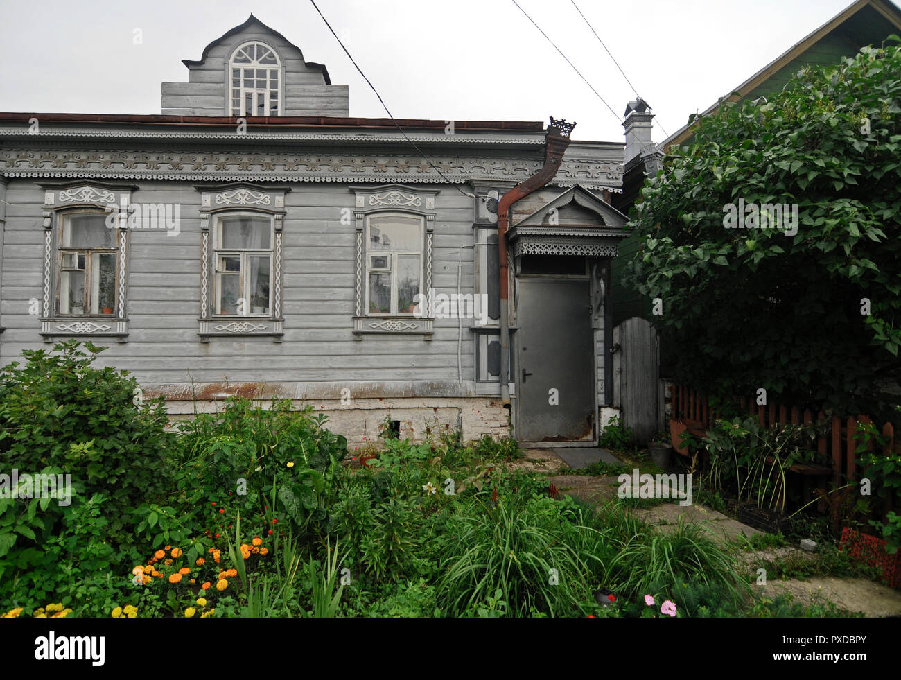 Traditionelle russische Datscha Haus. Wladimir, Russland Stockfoto
