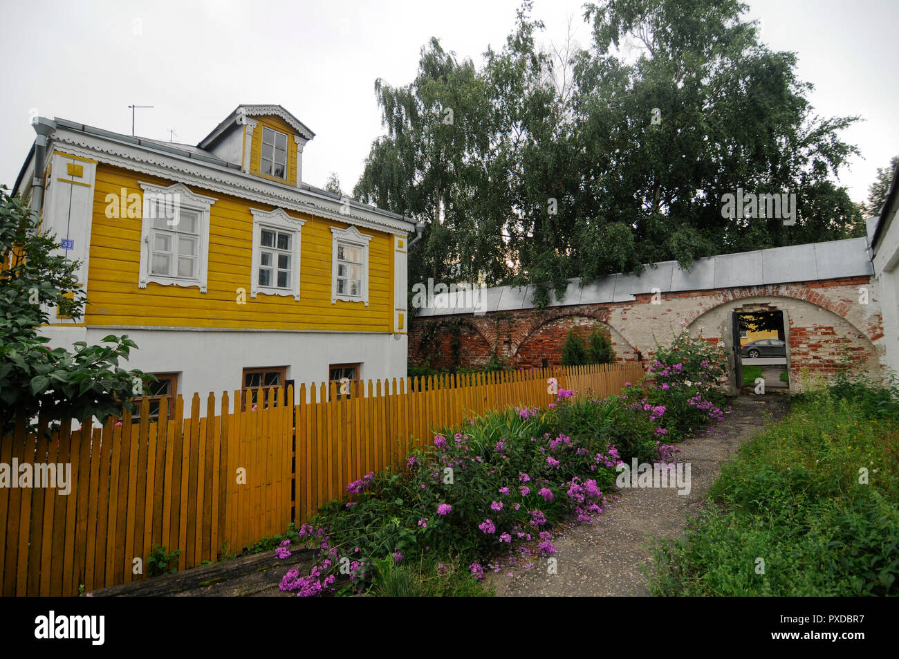 Traditionelle russische Datscha Haus. Wladimir, Russland Stockfoto