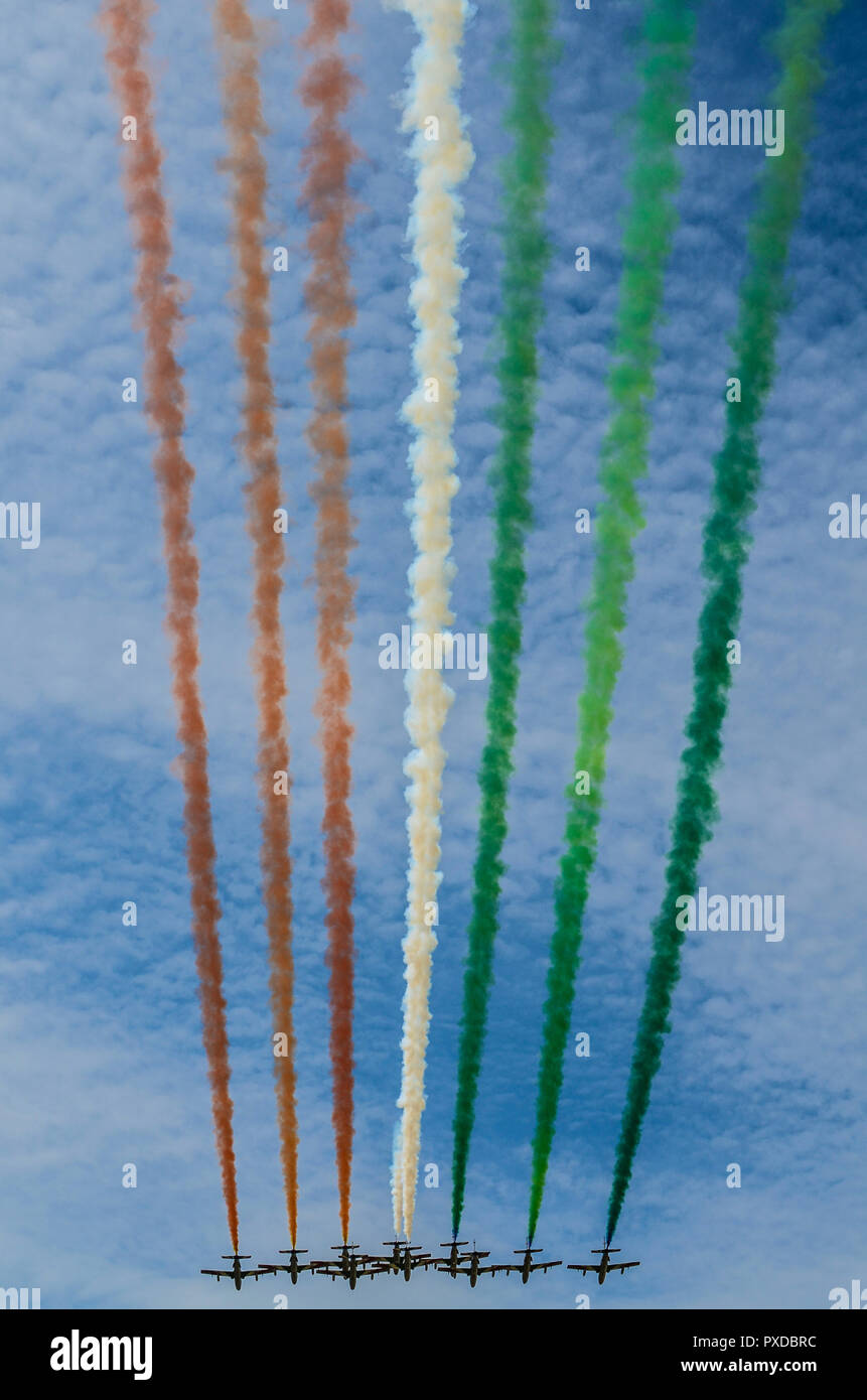 Frecce Tricolori Dreifarbige Pfeile offiziell die Gruppo Addestramento Acrobatico ist die Kunstflugstaffel der italienischen Aeronautica Militare Air Force Stockfoto