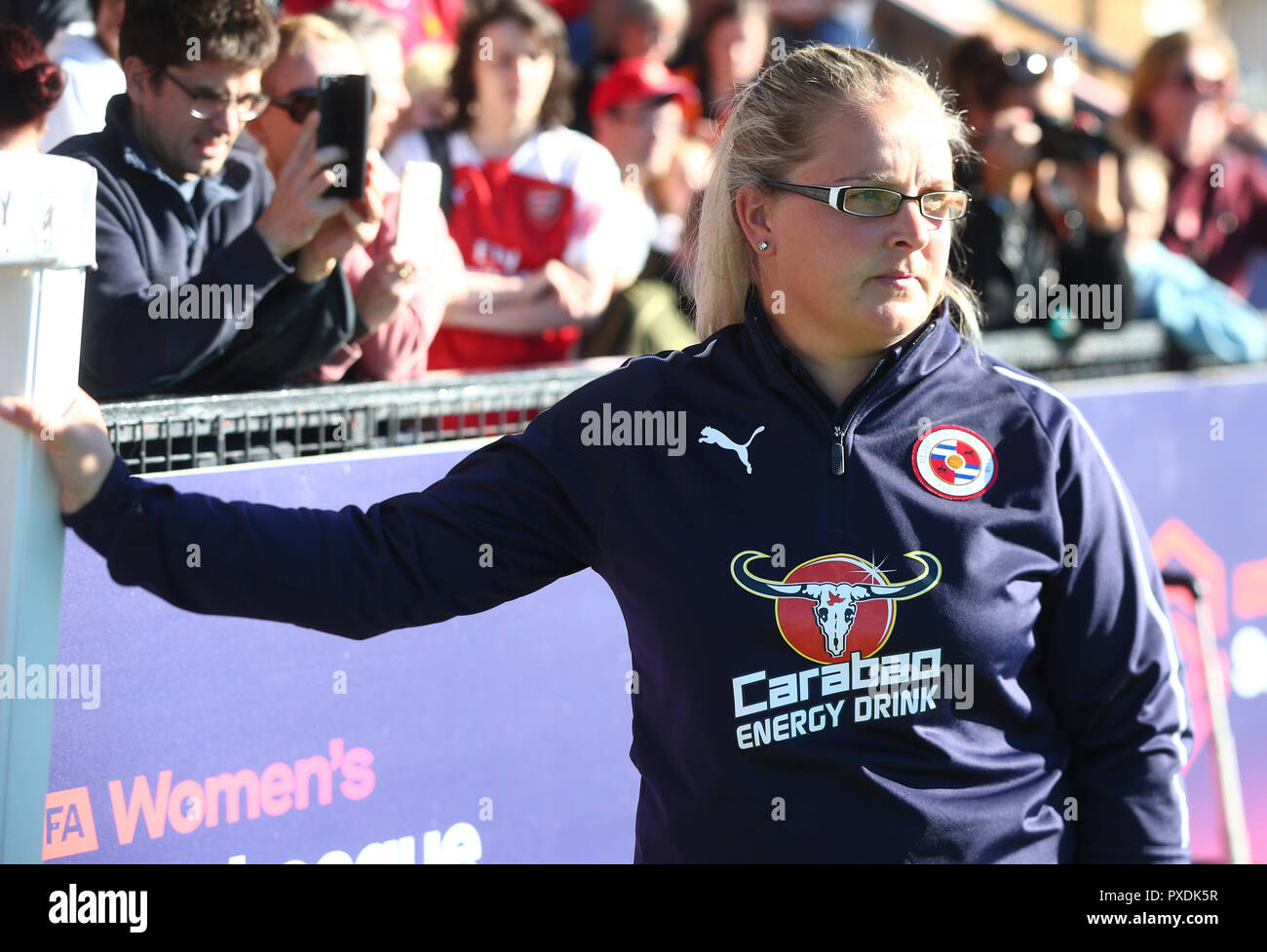 Kelly Kammern Manager von Reading FC Frauen während Super FA Women's League Spiel zwischen Arsenal und Reading FC Frauen an Langeweile Holz, Boreham Wood, En Stockfoto