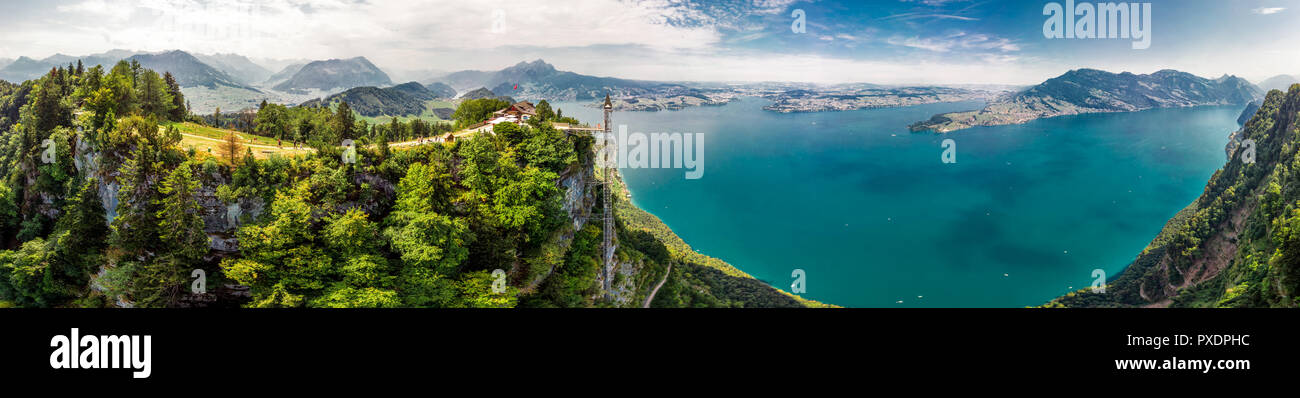 Hammetschwand Lift in Alpen in der Nähe Burgenstock mit Blick auf die Schweizer Alpen und Floralpina, Schweiz, Europa. Stockfoto