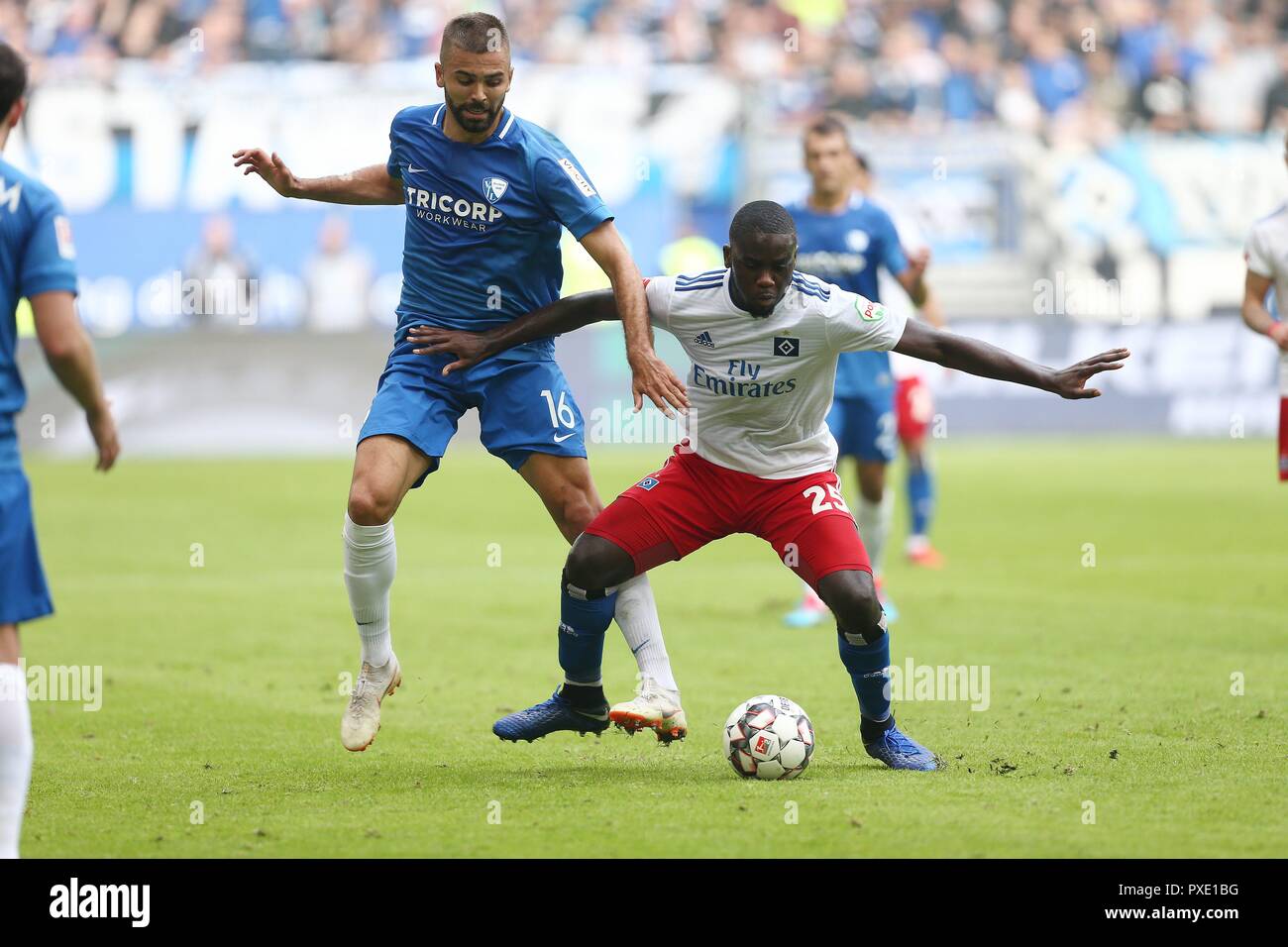 Deutschland. 21 Okt, 2018. firo: 21.10.2018 Fußball, 2. Bundesliga, Saison 2018/2019 HSV Hamburg Hamburg Hamburger Sportverein - VFL Bochum Bochum, Lukas Hinterseer, in Duellen mit Mangala | Verwendung der weltweiten Kredit: dpa/Alamy leben Nachrichten Stockfoto